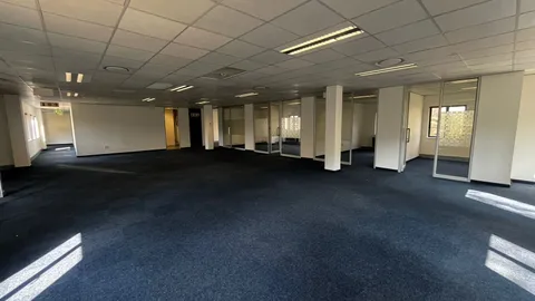 24 Peter Place, Lyme Park, Bryanston has a 547m² Office Space Available To Let (6)
